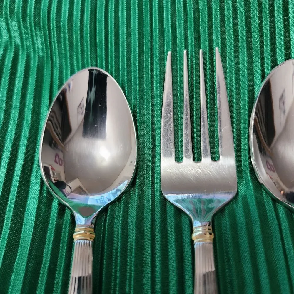 Reed & Barton GOLDEN JUBILEE 18/8 Stainless Steel 2 Teaspoons 2 Dessert Forks